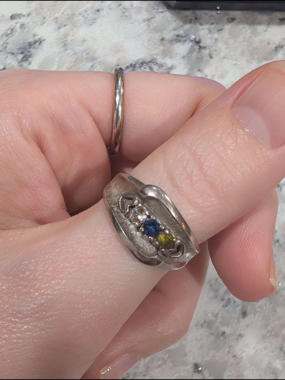 10k White Gold Mother Multistone Heart Band Ring - Blue, Yellow, White Stones